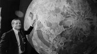 Des autographes de Neil Armstrong, premier homme à avoir marché sur la Lune, sont mis aux enchères cette semaine par une société de Los Angeles, en Californie, seulement quelques jours après son décès.[AFP]
