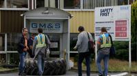Des employés arrivent au site de GM&S, le 12 juillet 2017 à La Souterraine [PASCAL LACHENAUD / AFP/Archives]