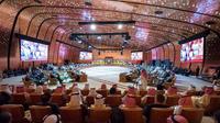 Une photo publiée par le palais royal en Arabie saoudite montre une vue générale du sommet arabe tenu à Dhahran, dans l'est saoudien, le 15 avril 2018  [BANDAR AL-JALOUD / Saudi Royal Palace/AFP]