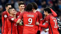 Les joueurs du PSG se congratulent après un but d'Edinson Cavani face à Bastia, le 6 mai 2017 au Parc des Princes [FRANCK FIFE / AFP]