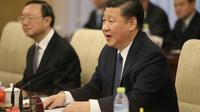 Le président chinois Xi Jinping (D) à Pékin, le 1er février 2018 [WU HONG / POOL/AFP/Archives]