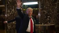 Donald Trump arrive à la Tour Trump avant une série de rendez-vous, le 13 janvier 2017, à New York. [Bryan R. Smith  / AFP]