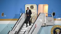 Le président américain Barack Obama arrive à Lima, pour le sommet de l'Apec, le 19 novembre 2016 [LUKA CONZALEZ / AFP]