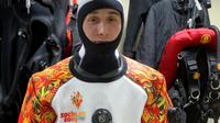 Le plongeur Nikolai Rybachenko, l'un des relayeurs de la flamme olympique sur le lac Baïkal, photographié le 21 novembre 2013 [- / RUSSIAN EMERGENCIES MINISTRY/AFP/Archives]