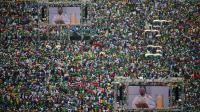 Trois millions de fidèles massés sur la plage de Copacabana our la messe de clôture des 28e Journées mondiales de la jeunesse (JMJ) le 28 juillet 2013 à Rio [Christophe Simon / AFP Photo]