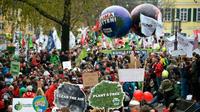 Manifestation pour mettre fin à l'utilisation du charbon, le 4 novembre 2017 à Bonn à la veille de la COP23 [SASCHA SCHUERMANN / AFP]