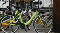 Depuis décembre, trois opérateurs de vélos en libre-service sont désormais disponibles à Paris. Un quatrième devrait encore arriver.