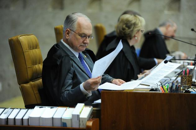 Le juge du Tribunal suprême fédéral Edson Fachin (g), le 2 février 2017 à Brasilia [ANDRESSA ANHOLETE / AFP/Archives]