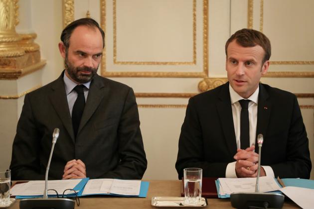 Le président Emmanuel Macron et le Premier ministre Edouard Philippe lors d'une réunion avec des élus calédoniens, le 30 octobre 2017 à l'Elysée, à Paris [LUDOVIC MARIN / POOL/AFP]