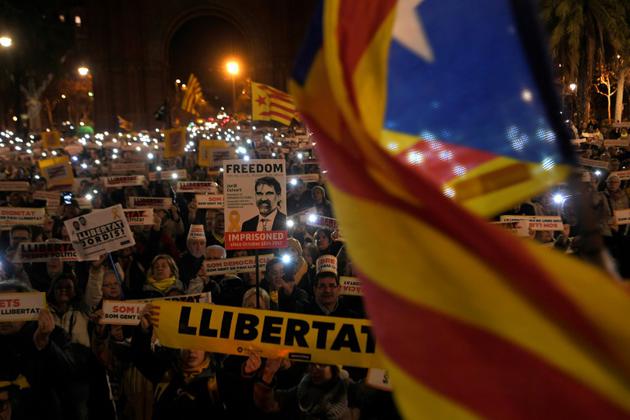 Manifestation pour la libération des leaders indépendantistes catalans Jordi Sanchez et Jordi Cuixart, le 16 janvier 2018 à Barcelone [LLUIS GENE / AFP/Archives]