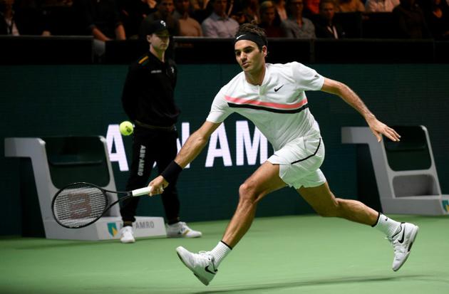 Roger Federer face au Néerlandais Robin Haase en quart de finale du tournoi de Rotterdam, le 16 février 2018  [JOHN THYS                  / AFP]