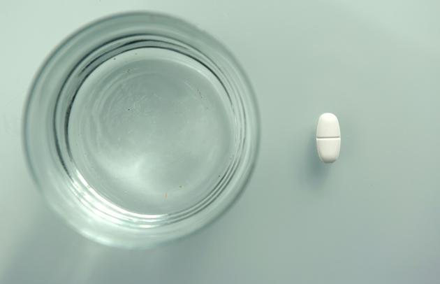 Parmi 62 médicaments vendus sans ordonnances examinés par 60 millions de consommateurs, près d'un sur deux est "à proscrire" [FRANCK FIFE / AFP/Archives]
