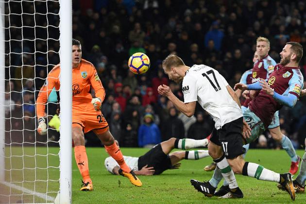 Le défenseur estonien de Liverpool Ragnar Klavan marque un but à Burnley en 22e journée de Premier League le 1er janvier 2018 [Oli SCARFF                           / AFP]