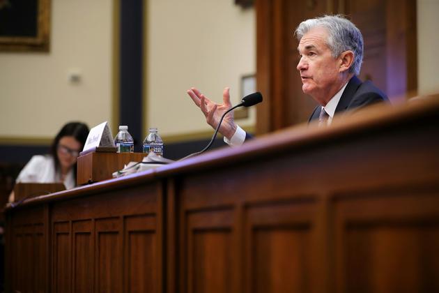Jerome Powell lors de sa première intervention devant le Congrès, le 27 février 2018</p>
<p>testifies before the House Financial Services Committee in the Rayburn House Office Building on Capitol Hill February 27, 2018 in Washington, DC. Powell testified abou the Federal Reserve's semi-annual monetary policy report to Congress and the state of the economy   Chip Somodevilla/Getty Images/AFPWASHINGTON, DC - FEBRUARY 27: Federal Reserve Board Chairman Jerome Powell testifies before the House Financial Services Committee in the Rayburn House Office Building on Capitol Hill February 27, 2018 in Washington, DC. Powell testified abou the Federal Reserve's semi-annual monetary policy report to Congress and the state of the economy   Chip Somodevilla/Getty Images/AFP [CHIP SOMODEVILLA / GETTY IMAGES NORTH AMERICA/AFP/Archives]