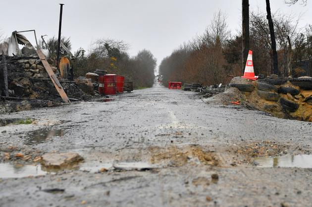 Une barricade détruite sur une route le 18 janvier 2018 à Notre-Dame-des-Landes, près de Nantes  [LOIC VENANCE / AFP/Archives]