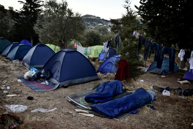 Un campement de réfugiés dans l'île grecque de Samos, en octobre 2017 [LOUISA GOULIAMAKI / AFP]