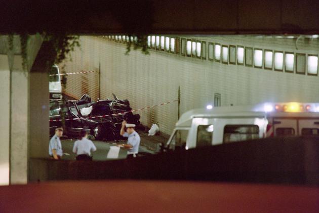 L'épave de la voiture accidentée où se trouvait Lady Diana après l'accident dans le tunnel de l'Alma à Paris le 31 août 1997 [Jack GUEZ / AFP/Archives]