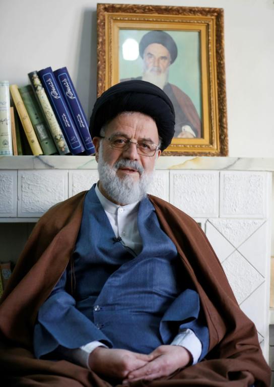 L'ayatollah Seyyed Hossein Moussavi Tabrizi, ancien procureur général de la République islamique d'Iran et ex-député, lors d'un entretien à l'AFP dans la ville de Qom, le 14 décembre 2017 [ATTA KENARE / AFP]