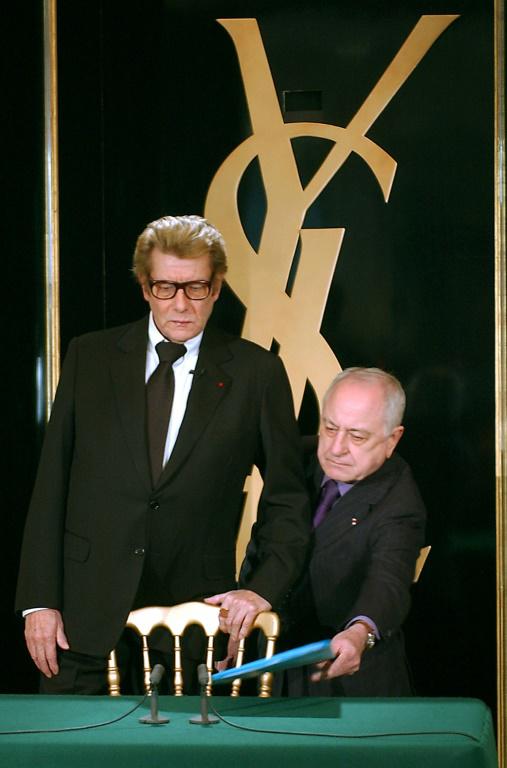 Yves Saint-Laurent et Pierre Bergé le 7 janvier 2002 [Eric Feferberg / AFP/Archives]