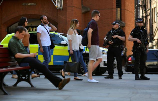 Des policiers à Manchester, le 26 mai 2017  [Ben STANSALL / AFP]