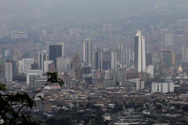 Vue générale de Medellin le 15 mars 2018 en Colombie où se tient la réunion de la Plateforme intergouvernementale sur la biodiversité et les services écosystémiques (IPBES) du 17 au 26 mars [JOAQUIN SARMIENTO / AFP]