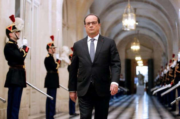 François Hollande arrivant devant le Congrès pour prononcer un discours exceptionnel après les attentats de Paris et Sait-Denis, à Versailles, le 16 novembre 2015 [MICHEL EULER / POOL/AFP/Archives]