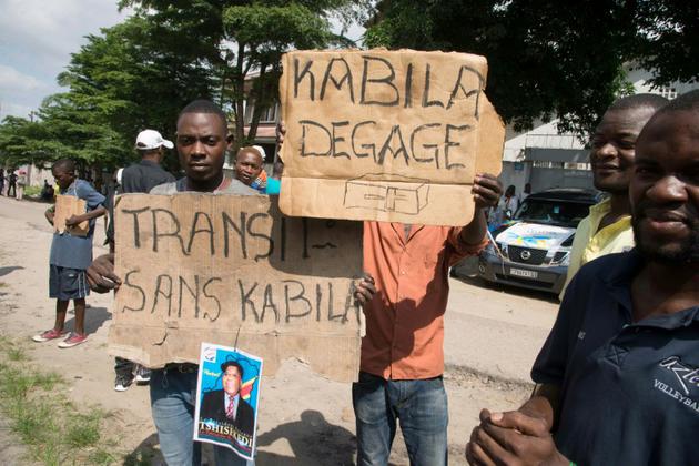 Des opposants au président Kabila manifestent à Kinshasa, le 30 novembre 2017 [JUNIOR KANNAH / AFP]