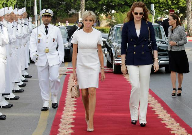 La princesse Lalla Salma  et l'épouse du président, Brigitte Macron, le 14 juin 2017 [YOUSSEF BOUDLAL / POOL/AFP]