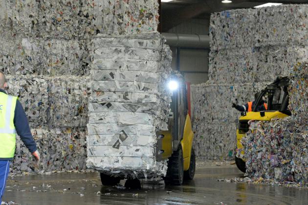 Recyclage de papier à l'usine Paprec de La Courneuve, près de Paris [MIGUEL MEDINA / AFP/Archives]