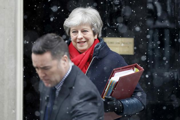 La Première ministre Theresa May quitte le 10 Downing street, à Londres, le 28 février 2018  [Tolga AKMEN / AFP]