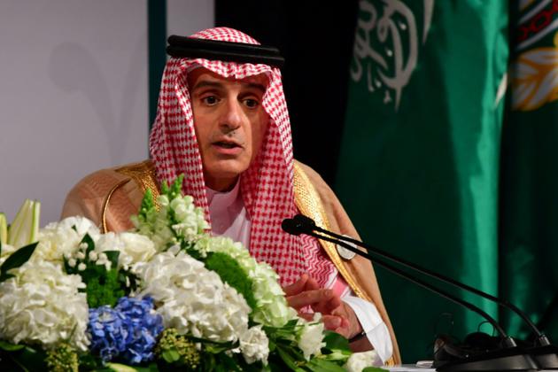 Le ministre saoudien des Affaires étrangères Adel al-Jubeir s'exprime lors d'une conférence de presse après la clôture du sommet arabe à Dhahran, dans l'est saoudien, le 15 avril 2018  [GIUSEPPE CACACE / AFP]
