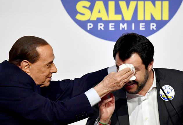 Silvio Berlusconi et le leader de la Ligue Matteo Salvini le 5 mars 2018. [Alberto PIZZOLI / AFP]