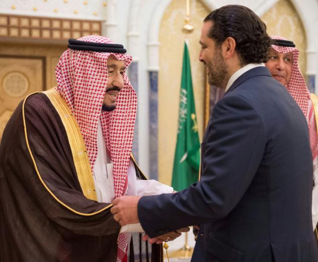 Photo obtenue auprès du palais royal saoudien montrant le Premier ministre libanais Saad Hariri lors d'un entretien avec le roi Salmane, le 6 novembre 2017 à Ryad [BANDAR AL-JALOUD / Saudi Royal Palace/AFP/Archives]