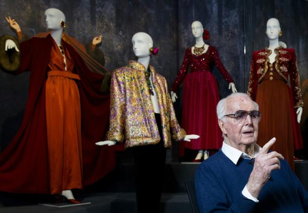 Le couturier français Hubert de Givenchy au Musée Gemeentemuseum à La Hague le 23 avril 2016 [Bart Maat / ANP/AFP/Archives]