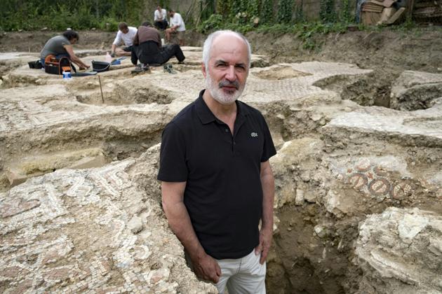 Dominique Garcia, président de l'Inrap (Institut national de recherches archéologiques préventives) sur le site gallo-romain à Auch, le 11 juillet 2017 [ / AFP]
