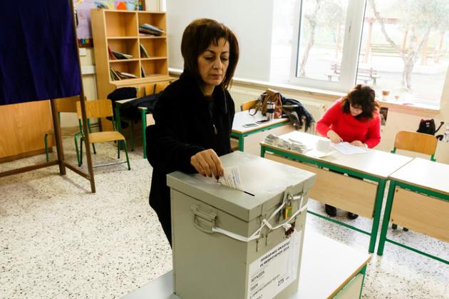 Deuxième tour de l'élection présidentielle à Chypre, le 4 février 2018 [Iakovos Hatzistavrou / AFP]