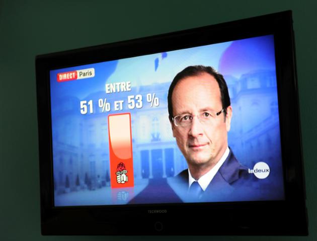 L'annonce de l'élection de François Hollande sur la chaîne belge "La Deux", au soir du 6 mai 2012 [DENIS CHARLET / AFP/Archives]