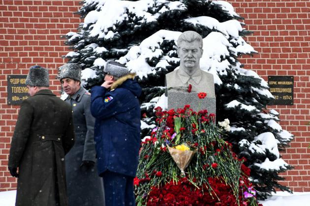 Cérémonie pour commémorer le 65e anniversaire de la mort de Staline sur la place Rouge à Moscou, le 5 mars 2017 [Kirill KUDRYAVTSEV / AFP]