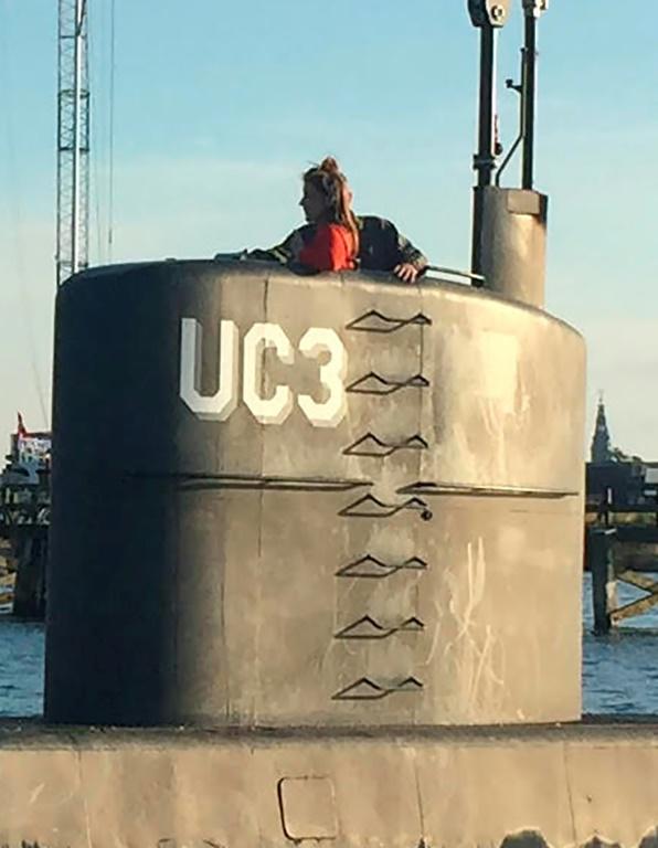 Une femme présumée être la journaliste Kim Wall à bord du sous-marin privé UC3 Nautilus le 10 août 2017 dans la baie de Copenhague [Anders Valdsted / Scanpix Denmark/AFP/Archives]