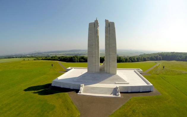 Vue aérienne du mémorial canadien prise le 8 juillet 2013 à Vimy (nord de la France), où 3.598 soldats canadiens sont morts dans la bataille de 1917 [DENIS CHARLET / AFP/Archives]
