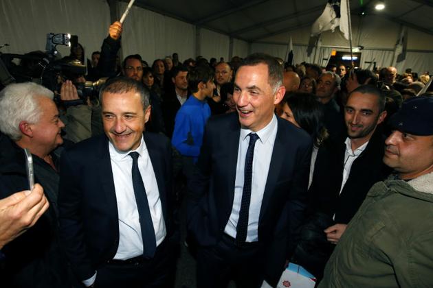 L'autonomiste Gilles Simeoni (D) et l'indépendantiste Jean-Guy Talamoni (G), le 10 décembre 2017 à Bastia  [PASCAL POCHARD-CASABIANCA / AFP]