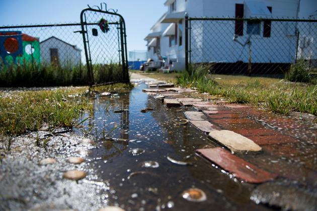 Effet de la montée des eaux sur l'île de Tangier, en Virginie, le 15 mai 2017 [JIM WATSON / AFP]