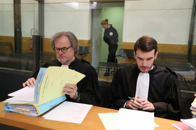 Georges Raimondi (G) et Cédric Huissoud, les avocats de Patricia Dagorn, le 15 janvier 2018 à Nice [VALERY HACHE / AFP]